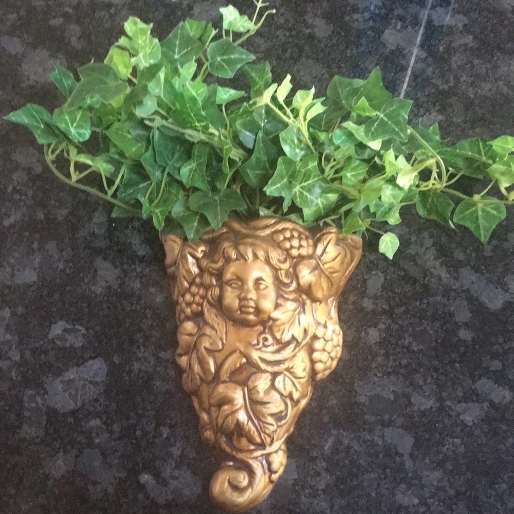 Cherub Wall decoration
